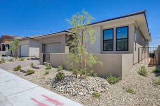 4992 Amelia Pointe St in Las Vegas, NV - Building Photo - Building Photo