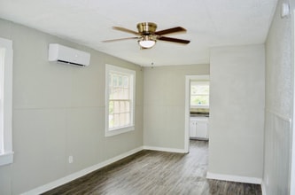 1501 Nashby St in La Marque, TX - Foto de edificio - Building Photo