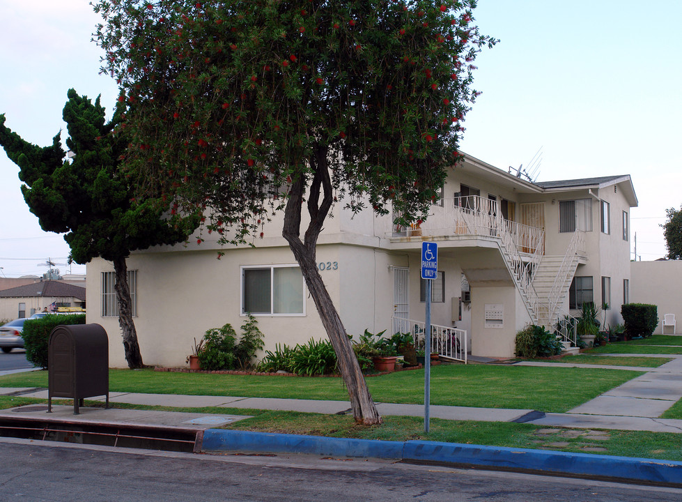 15023 Burin Ave in Lawndale, CA - Building Photo