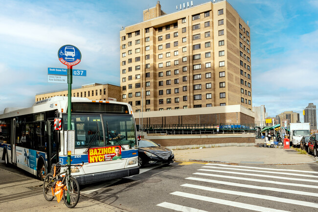 Boulevard Towers Condominium in Flushing, NY - Building Photo - Building Photo