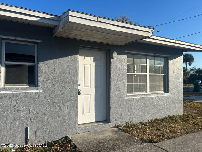 property at 613 Paw Paw St