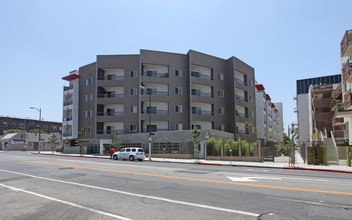 Coronado Plaza in Los Angeles, CA - Building Photo - Building Photo