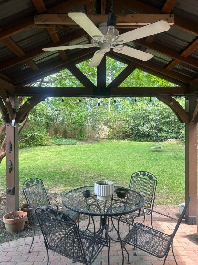 property at 286 Belhaven St