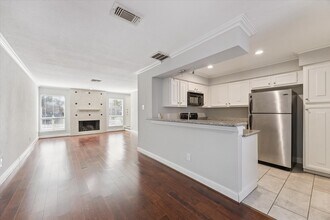 2501 Bering Dr in Houston, TX - Building Photo - Building Photo