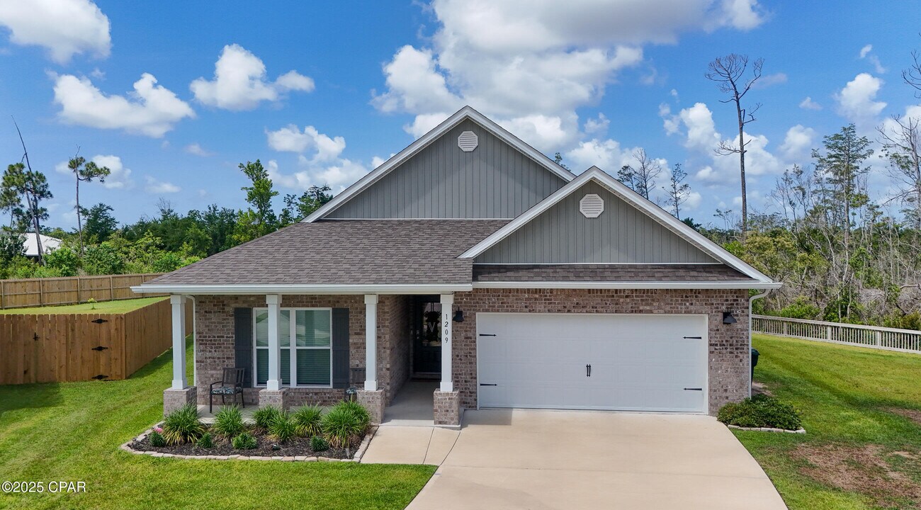 1209 Conolly Blvd in Lynn Haven, FL - Building Photo