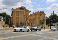 4102 Rosemont Ave in Montrose, CA - Foto de edificio - Building Photo