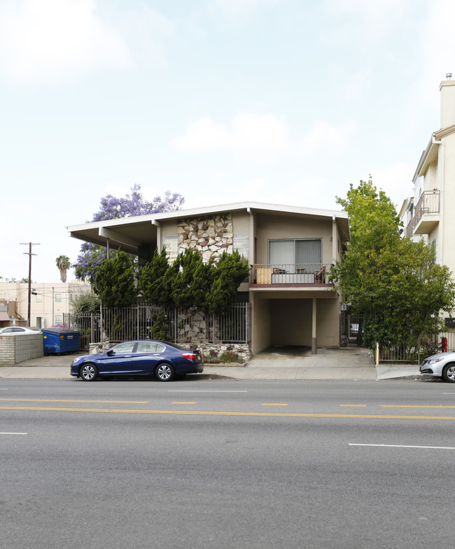 621 S Wilton Pl in Los Angeles, CA - Building Photo - Building Photo