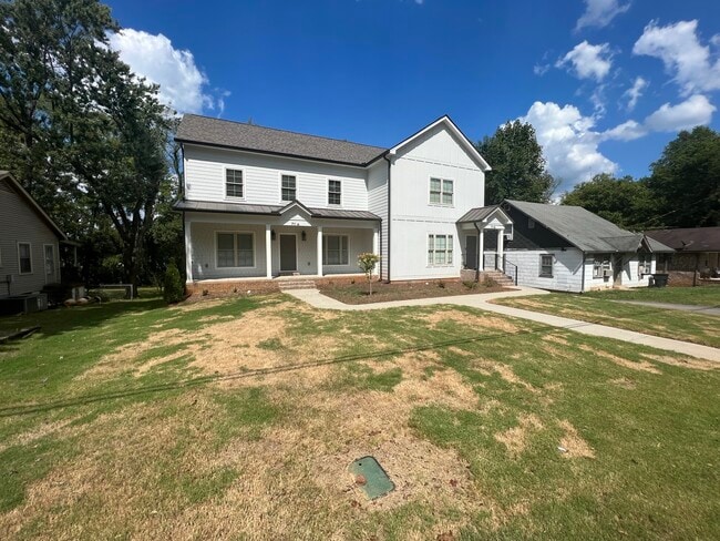 711 Ewing Blvd, Unit A in Murfreesboro, TN - Foto de edificio - Building Photo