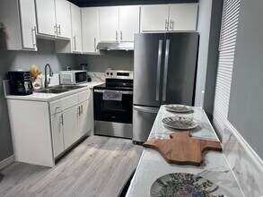 905 E Adams St in Brownsville, TX - Building Photo - Building Photo