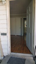 107 Southeast 80th Avenue, Unit 107 SE 80th in Portland, OR - Foto de edificio - Building Photo