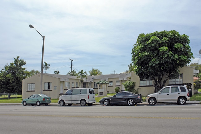 Monte Cassini Apartments in Miami, FL - Building Photo - Building Photo