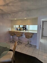 160 Palm Dr, Unit 4 in Naples, FL - Foto de edificio - Building Photo