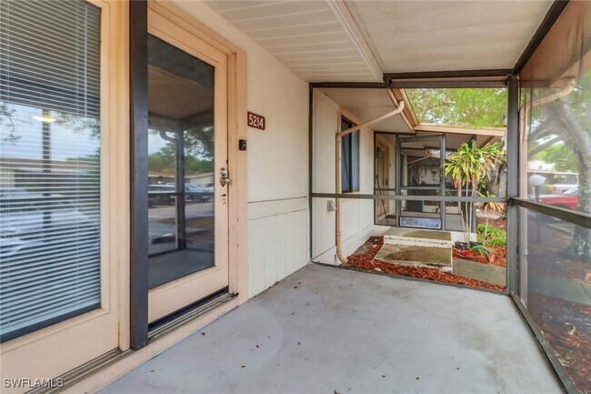 5214 Treetops Dr in Naples, FL - Building Photo - Building Photo