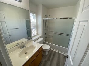 Bloomfield Apartments in Concord, CA - Foto de edificio - Building Photo