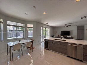 1570 Elm Grove Rd in Weston, FL - Building Photo - Building Photo