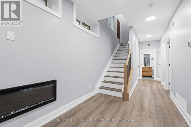 884 Byron Ave in Ottawa, ON - Building Photo - Building Photo