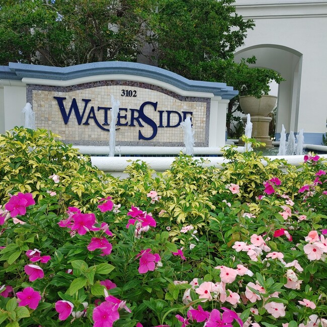 3144 Waterside Cir