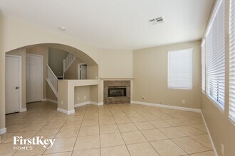 1828 W Hammer Ln in North Las Vegas, NV - Foto de edificio - Building Photo