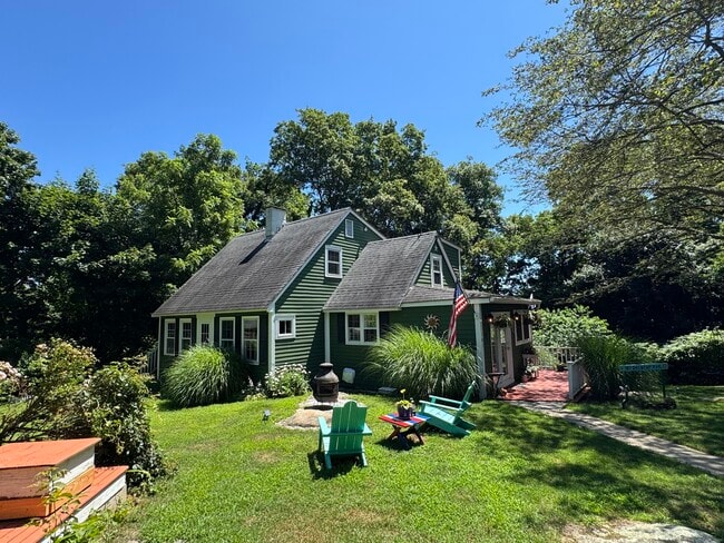 101 Decatur Ave in Guilford, CT - Building Photo - Building Photo