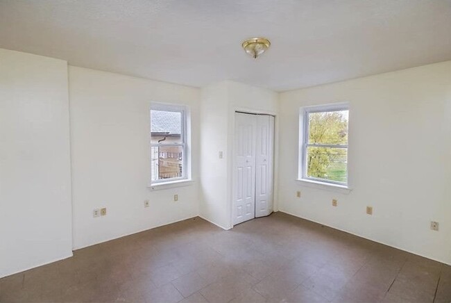 58 W Askren St