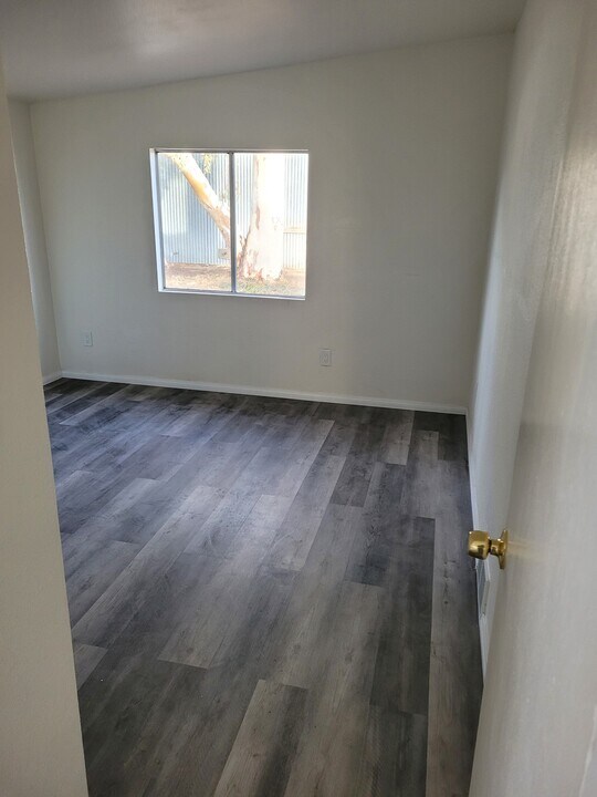 5301 39th St W in Rosamond, CA - Building Photo