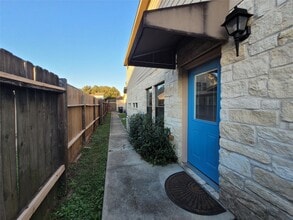 2428 Parkview Dr in Pearland, TX - Building Photo - Building Photo