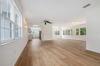 8916 Memorial Hwy in Tampa, FL - Building Photo - Building Photo