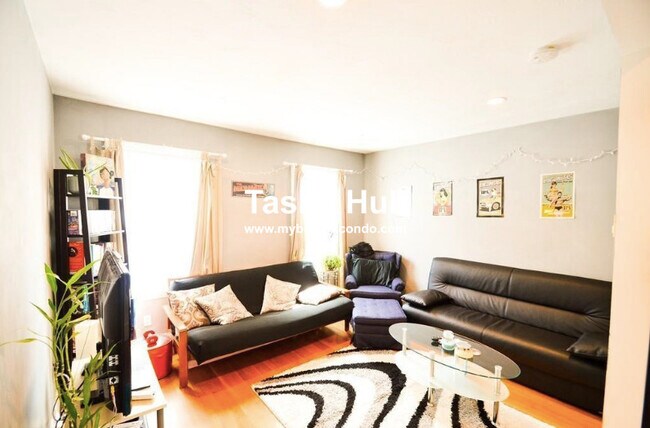 574 Washington St, Unit 3