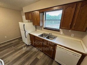 426 Castle Dr in Bonner Springs, KS - Building Photo - Building Photo