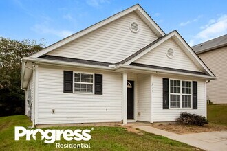 1013 Valley Ridge Rd in Charlotte, NC - Building Photo - Building Photo
