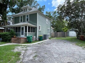 602 N Palmetto Ct in DeLand, FL - Building Photo