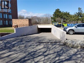 180 Limeridge Rd W in Hamilton, ON - Building Photo - Building Photo