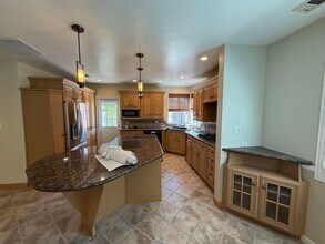 5958 Pearce Ave in Lakewood, CA - Foto de edificio - Building Photo