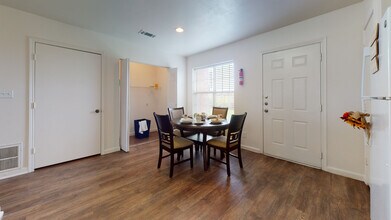 Retreat at Texas City in Texas City, TX - Foto de edificio - Building Photo