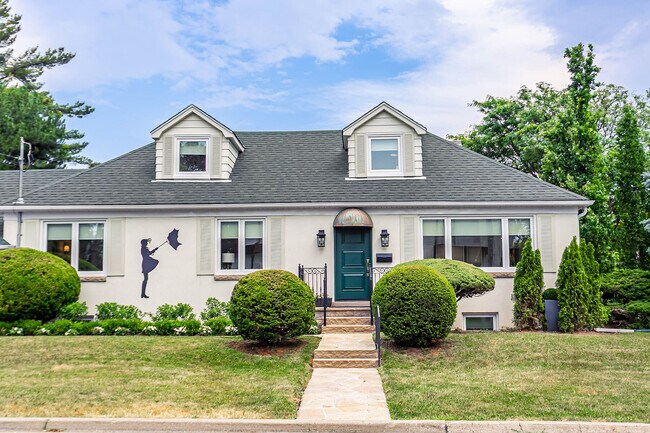 63 Esgore Dr in Toronto, ON - Building Photo - Building Photo
