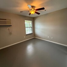 106 N Lacy Dr in Waco, TX - Building Photo - Building Photo