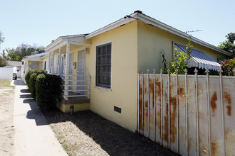 7038 Hazeltine Ave in Van Nuys, CA - Building Photo - Building Photo