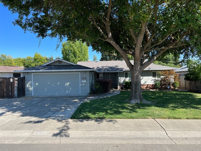 2855 La Colina Way