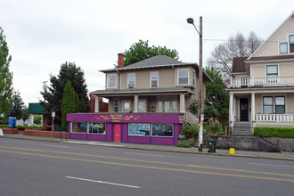 1914-1920 E Burnside St in Portland, OR - Building Photo - Building Photo