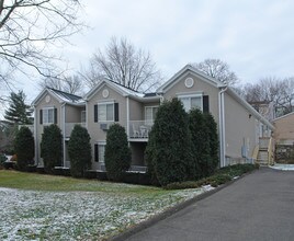 50 Myano Ln in Stamford, CT - Building Photo - Building Photo