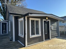 9472 Young Rd in Chilliwack, BC - Building Photo