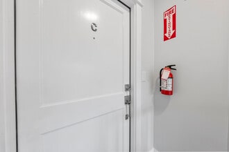 389 Spring Unit# C in Ridgewood, NJ - Building Photo - Building Photo