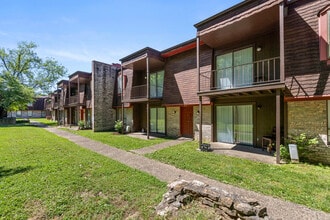 Colony in Louisville, KY - Foto de edificio - Building Photo