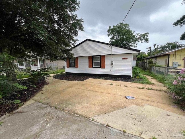 2403 N 7th Ave in Pensacola, FL - Building Photo - Building Photo