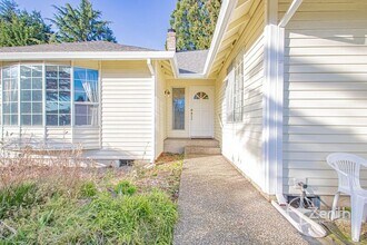 12018 SE 17th St in Vancouver, WA - Building Photo - Building Photo