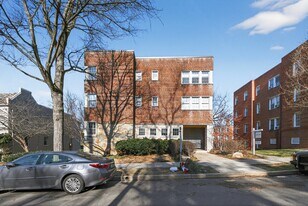 3925 Davis Pl NW, Unit 306 in Washington, DC - Building Photo
