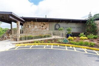 82 Montre Square NW in Atlanta, GA - Foto de edificio - Building Photo