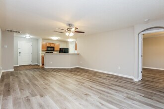 674 Chatham Walk Dr in Ruskin, FL - Building Photo - Building Photo