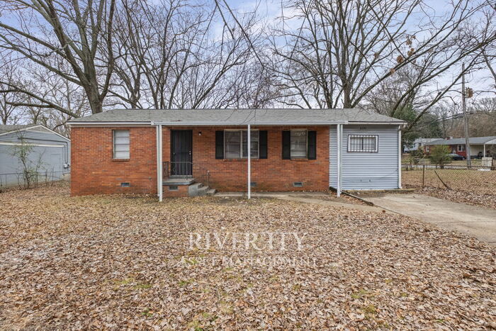 3592 Suzanne Dr in Memphis, TN - Building Photo