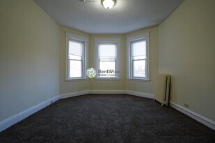 68 Woodstock Ave, Unit 12 in Boston, MA - Building Photo